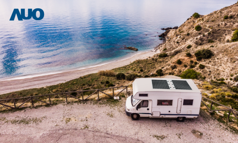 「可撓輕量化太陽光電板SunCurva」使用輕量特殊耐候型複合板取代傳統太陽能板的玻璃前板，不僅降低70%重量，每米平方僅3Kg；具有抗衝擊性能及通過電磁相容性測試，可應用於交通運輸工具，如露營車、遊艇等